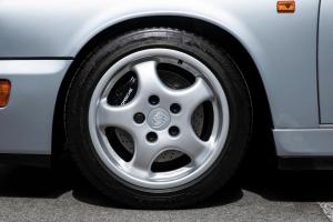 Porsche 911 Carrera RS 3.6 Touring 1992 года  (WW)